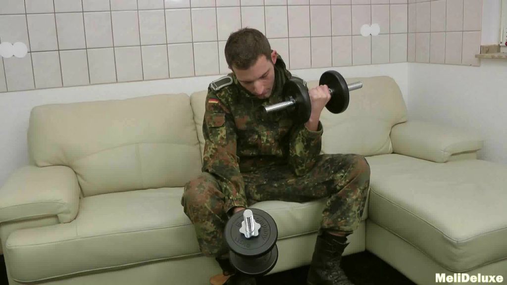 sexy foto nr. 1 von Ficken mit jungen Zeitsoldat