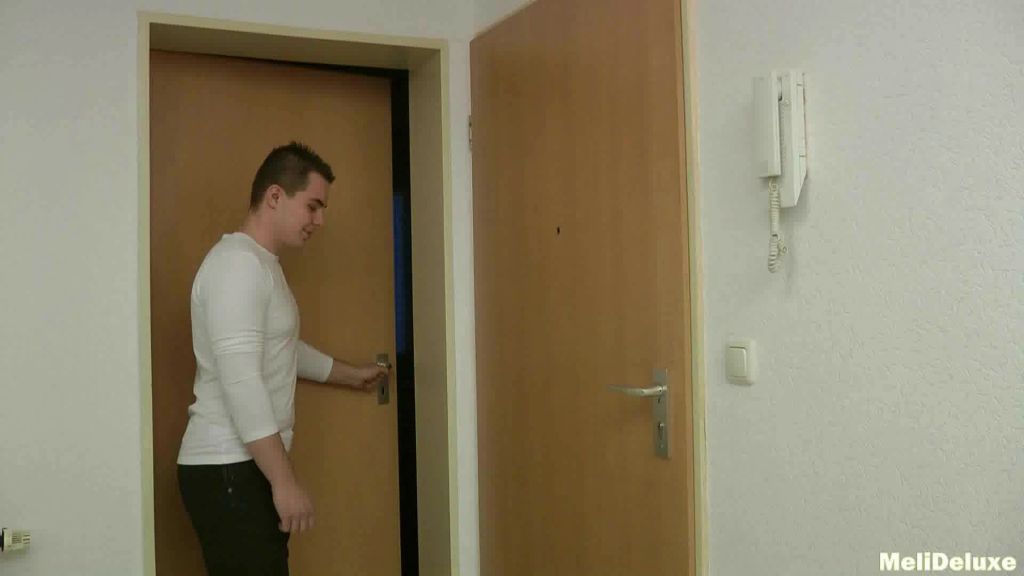 Sex mit Laras kleinen Bruder