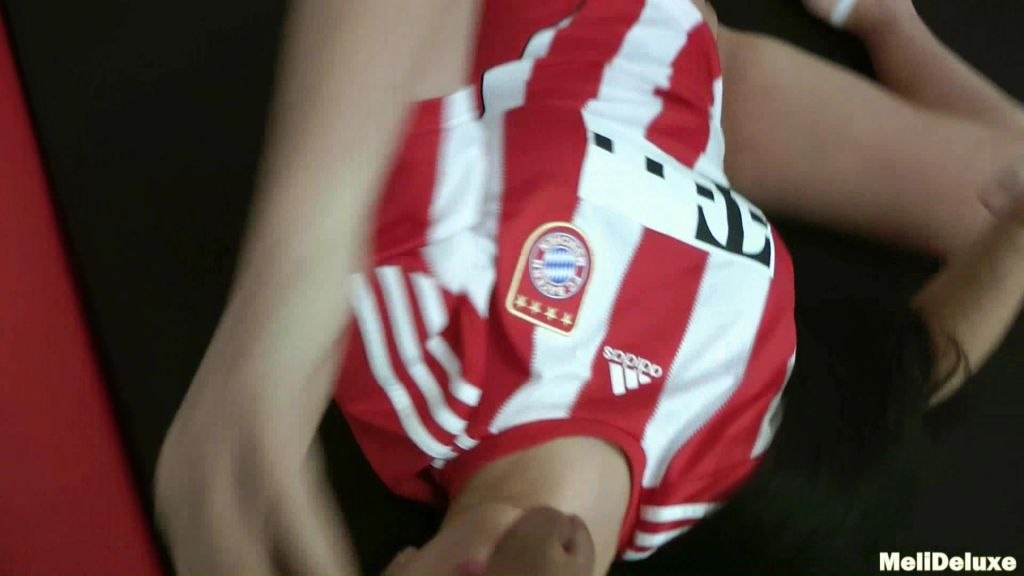 sexy foto nr. 3 von Bayern Bitch angewixxt