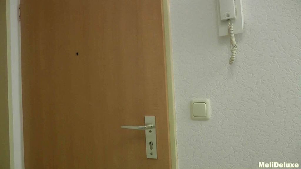 sexy foto nr. 1 von Junge Studentin ausgenutzt