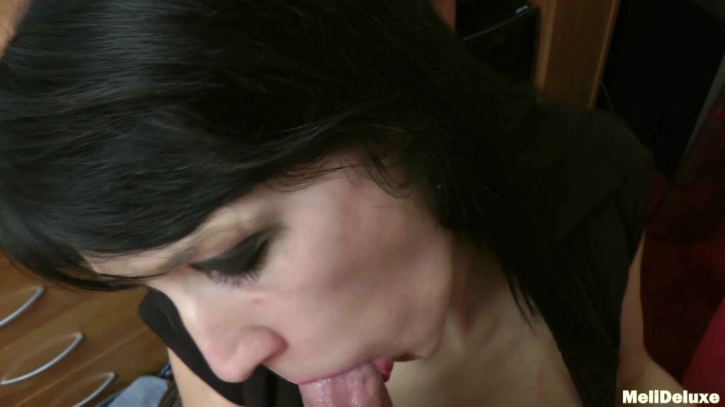 sexy foto nr. 9 von Geil gefickt mit prüden Typen