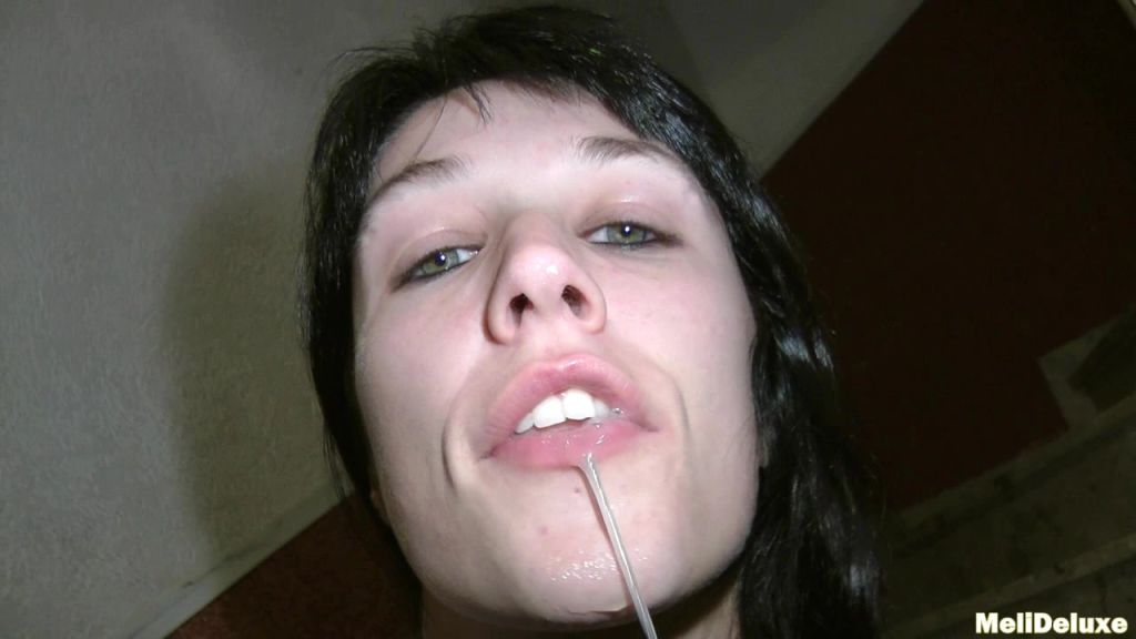 sexy foto nr. 6 von Mega Treppenpiss
