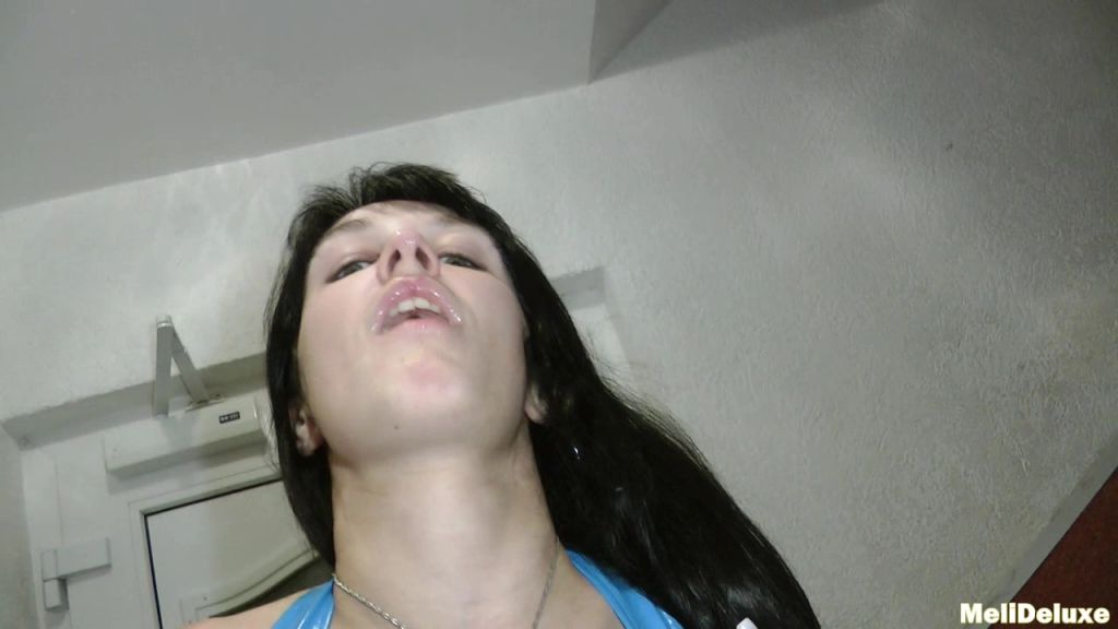 sexy foto nr. 7 von Mega Treppenpiss