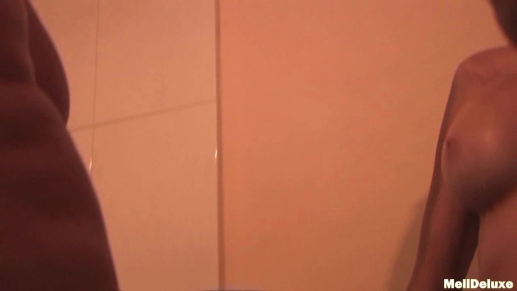 sexy foto nr. 4 von Spermageile Piss Schlampen 4er