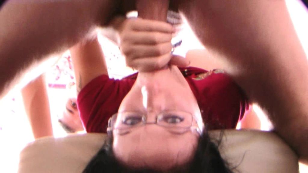 sexy foto nr. 9 von Vollgewichste Brillen-Schlampe