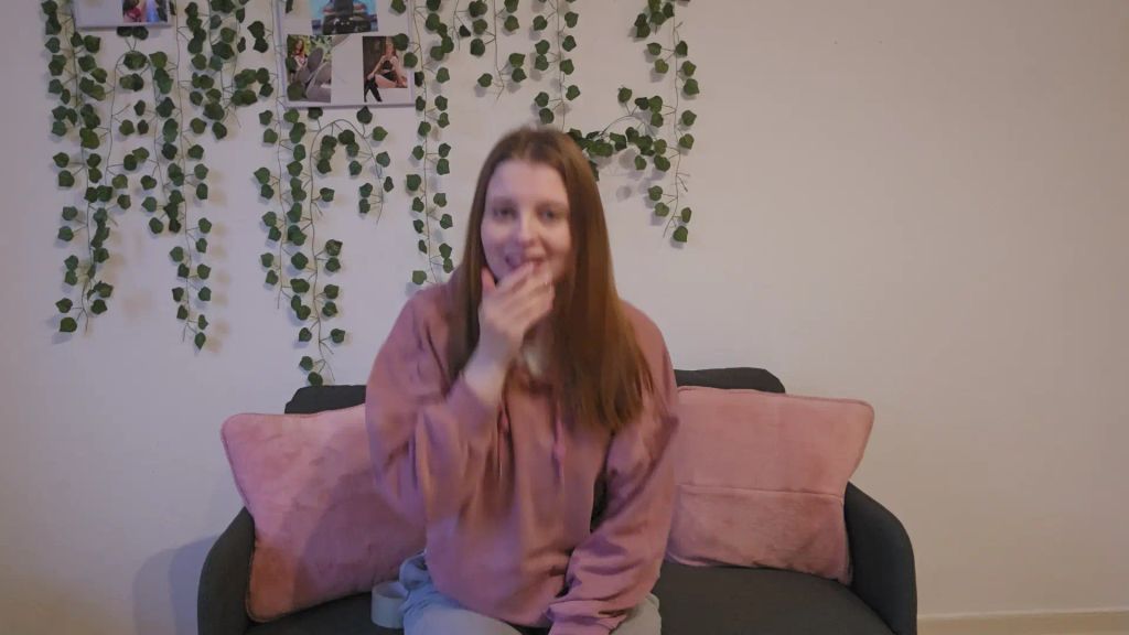 sexy foto nr. 3 von Wenn das meine Stiefmutter erfährt?! Ich zeige mehr Haut!