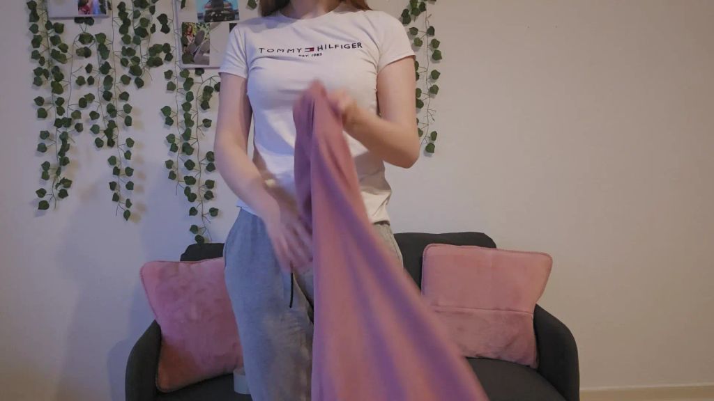 sexy foto nr. 5 von Wenn das meine Stiefmutter erfährt?! Ich zeige mehr Haut!