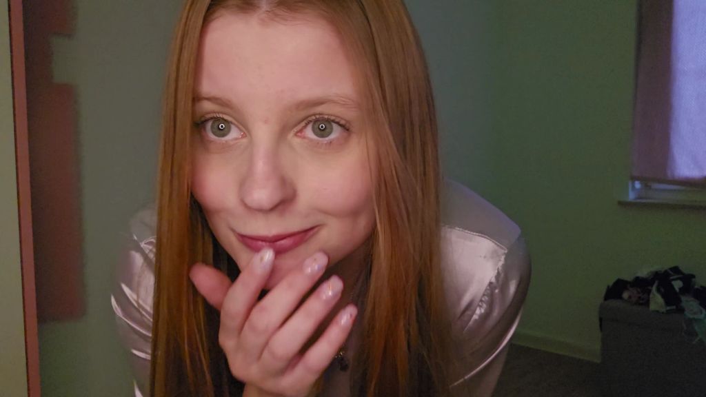 sexy foto nr. 2 von Werde ich das bereuen? KOMPLETT NACKT auf einer Erotikseite