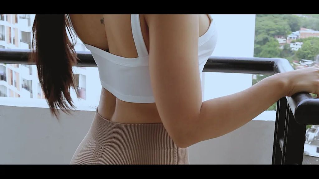 Vorschaubild 1 zum Video „Sexuelles Yoga und ein großer Chor, der sich in deine Liebe einschaltet 1“