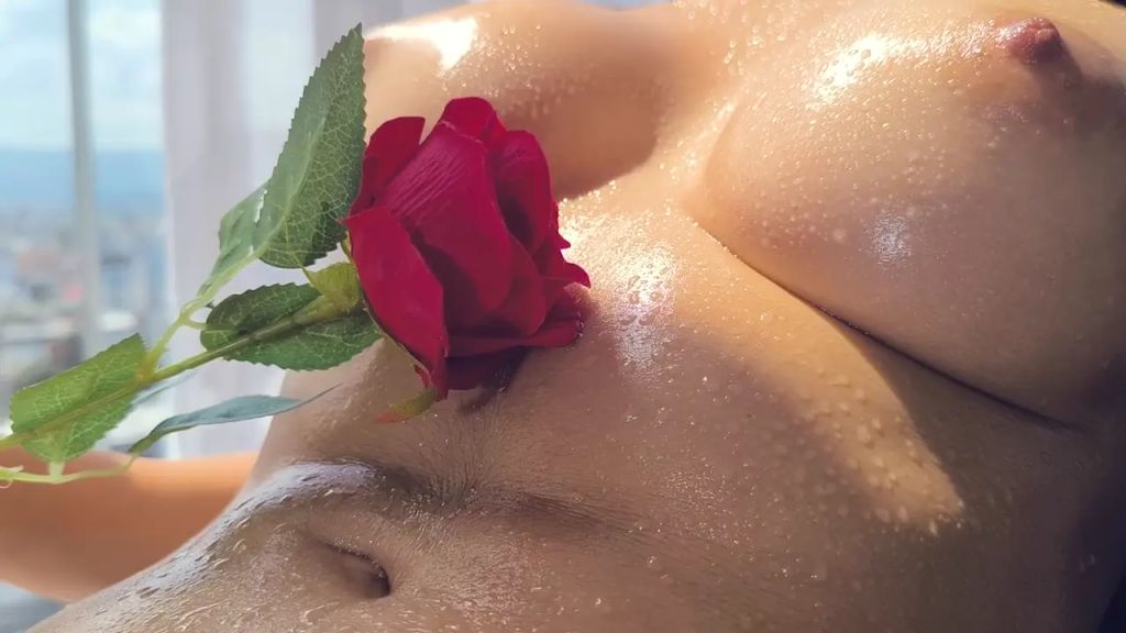 Vorschaubild 7 zum Video „Ein Tag lang habe ich meine Schamhaare enthaart und alles ist“