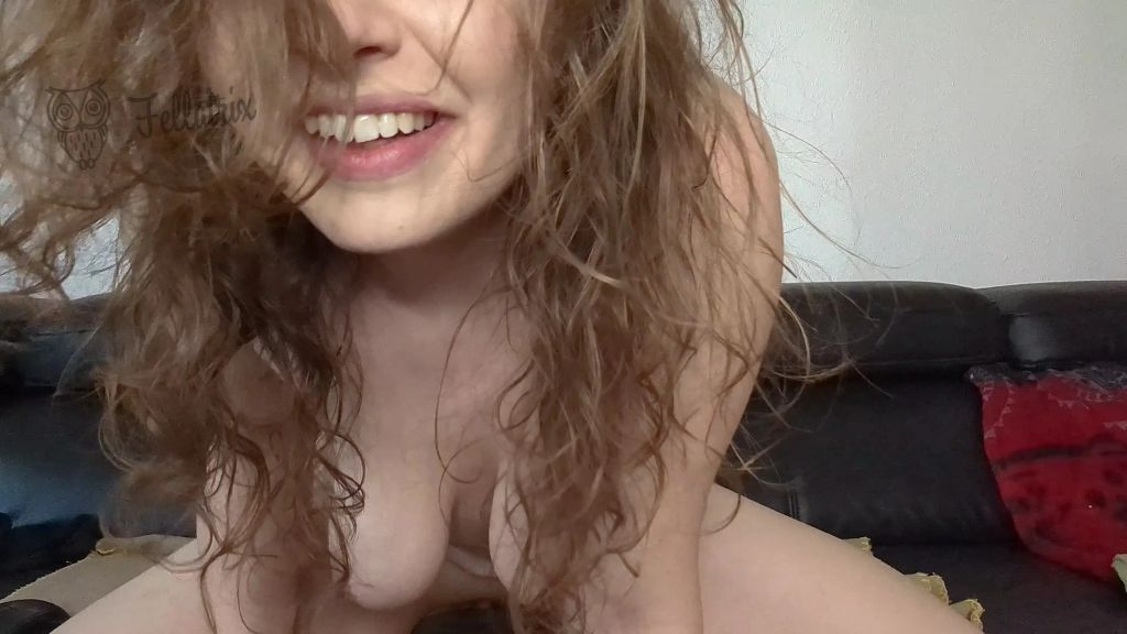 Gierige Fotze genießt Massagestab