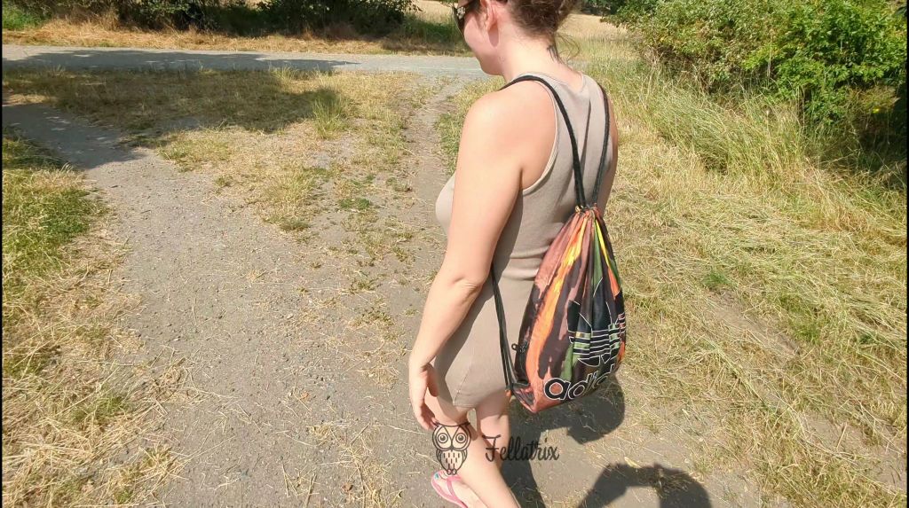 sexy foto nr. 9 von Fast erwischt - Abegpisst am Wegesrand