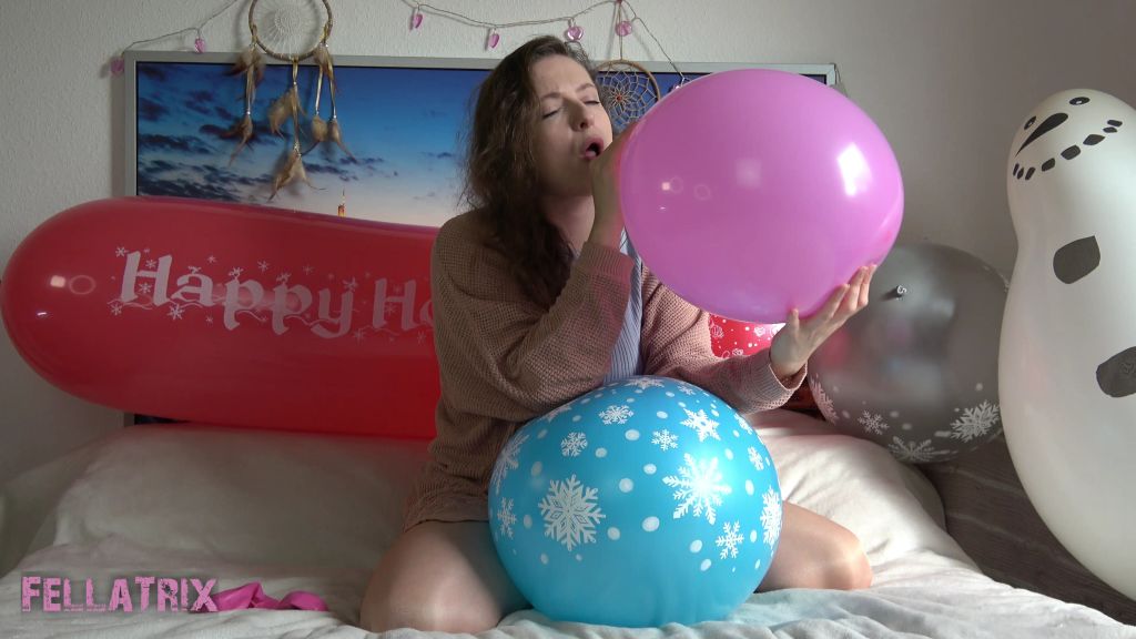 sexy foto nr. 2 von Fuck The Ballons at Christmastime 🎄