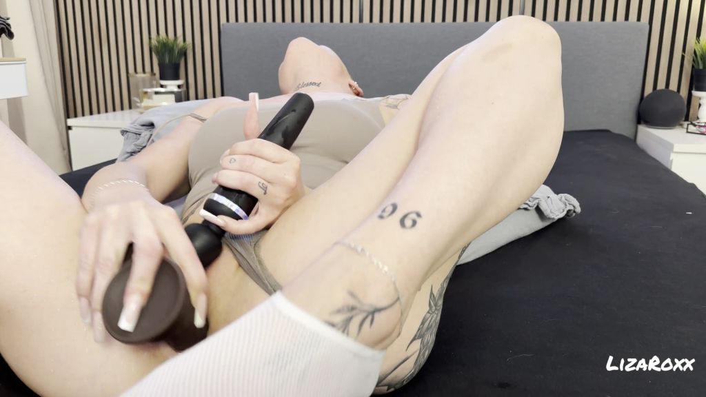 Vorschaubild 8 zum Video „Fetter BBC Dildo Squirt“