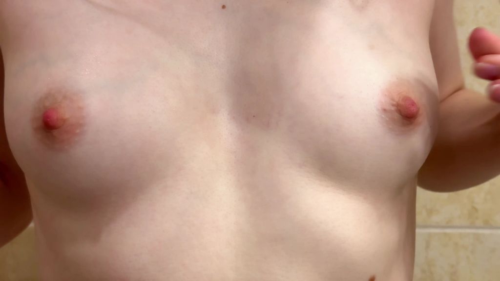 sexy foto nr. 4 von Extreme Close-Up Nipples Tease With Toothbrush & Toothpaste