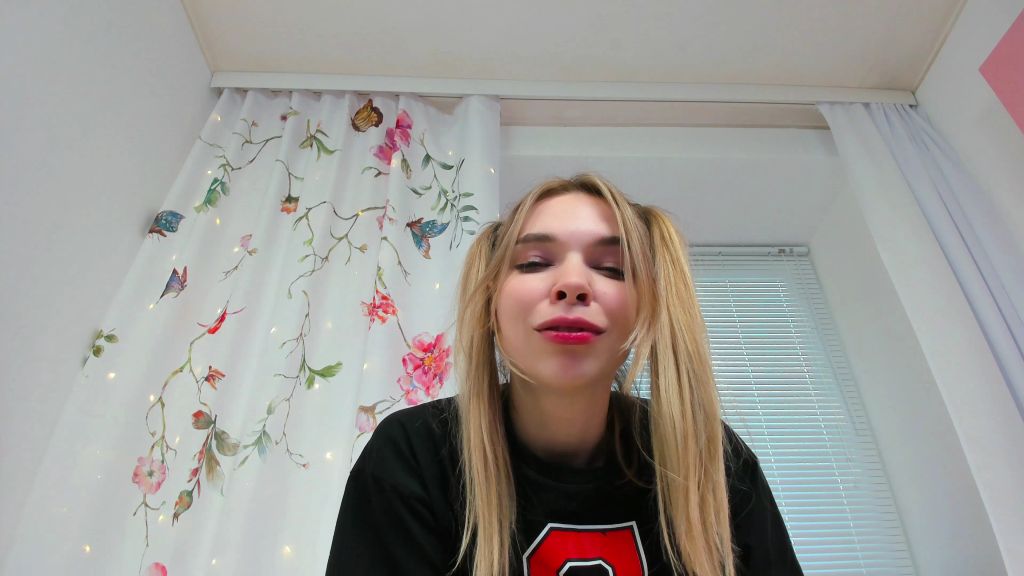 sexy foto nr. 2 von I Found My Boyfriend's New Fetish - Fart Fetish 4K