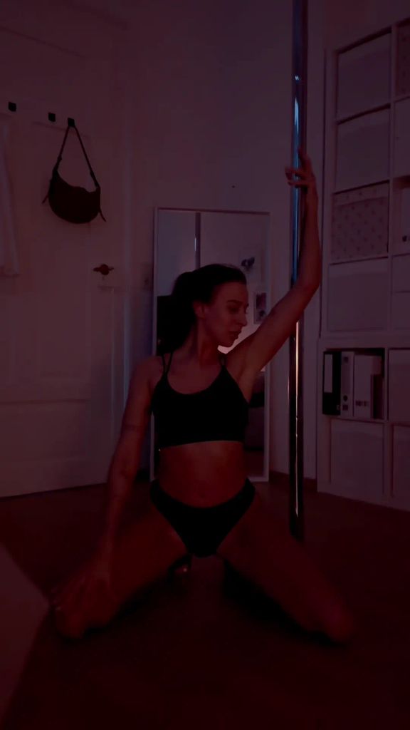 Vorschaubild 8 zum Video „Pole Sessions🥵😮‍💨🔥“