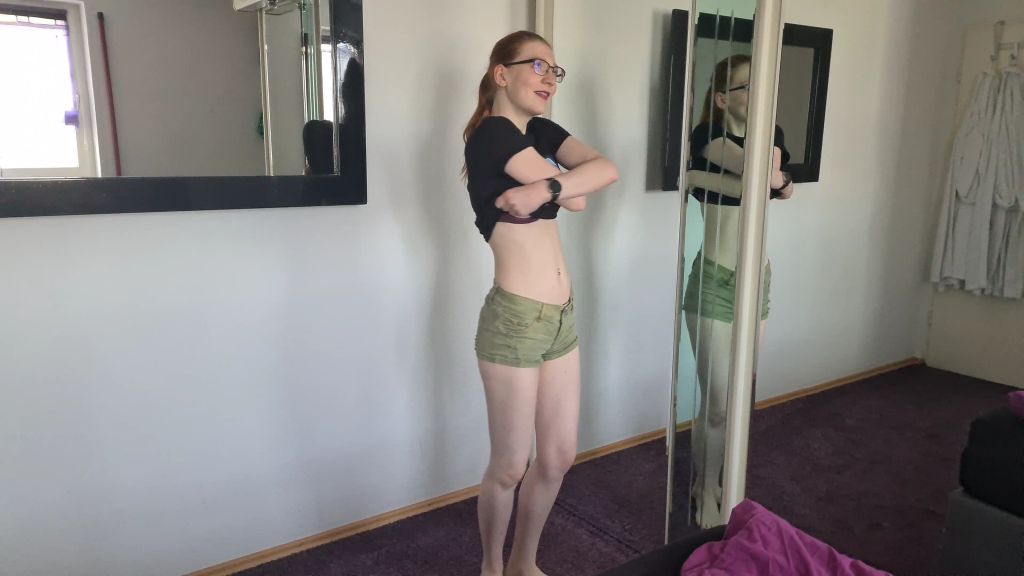 sexy foto nr. 4 von Das erste Video in Unterwäsche OMG !!!! Mach ich das wirklic