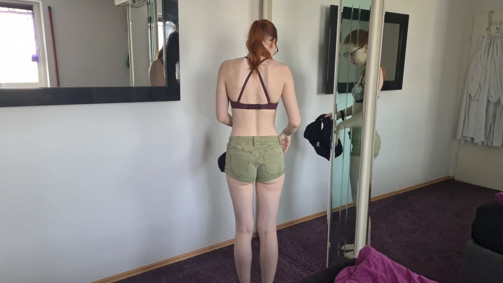 sexy foto nr. 5 von Das erste Video in Unterwäsche OMG !!!! Mach ich das wirklic
