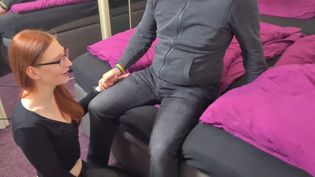 sexy foto nr. 1 von Userdate! Mit dem Freund meines Stiefvater(56)!