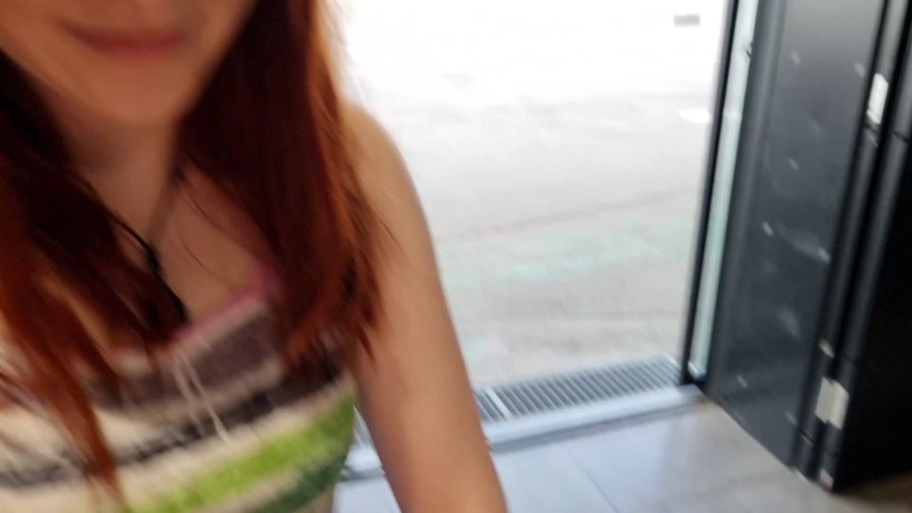 sexy foto nr. 1 von Fuck!!! Beim Blasen im Einkaufszentrum erwischt!!!