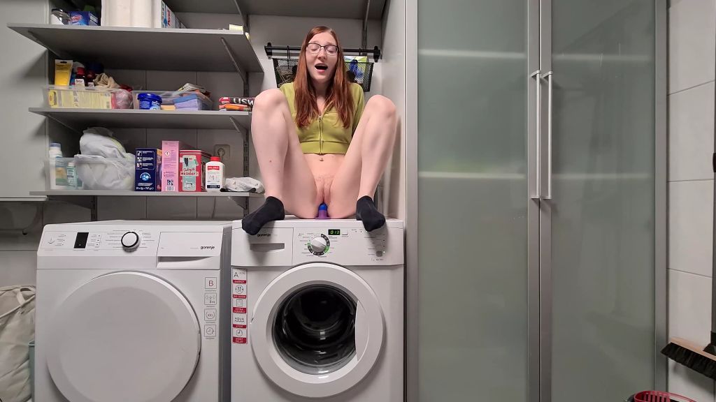 sexy foto nr. 5 von ERWISCHT!!! Vom Nachbarn im Waschkeller gefickt!