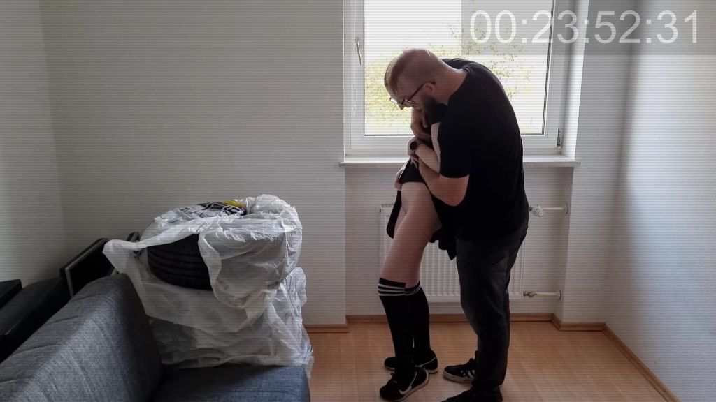 sexy foto nr. 2 von Zu Dreist oder Pervers? Auf den Möbeln des Nachmieters gefic