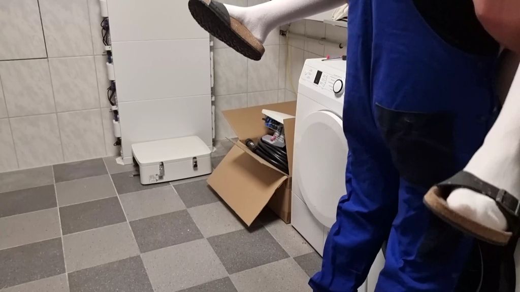 sexy foto nr. 8 von Schon wieder so Notgeil!!! Flachgelegt vom Fliesenleger