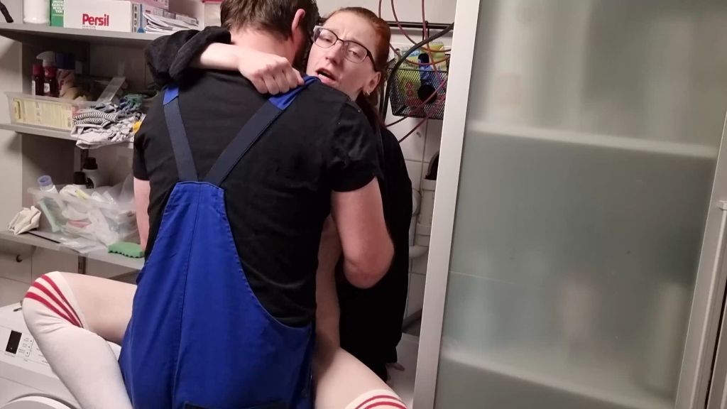 sexy foto nr. 9 von Schon wieder so Notgeil!!! Flachgelegt vom Fliesenleger