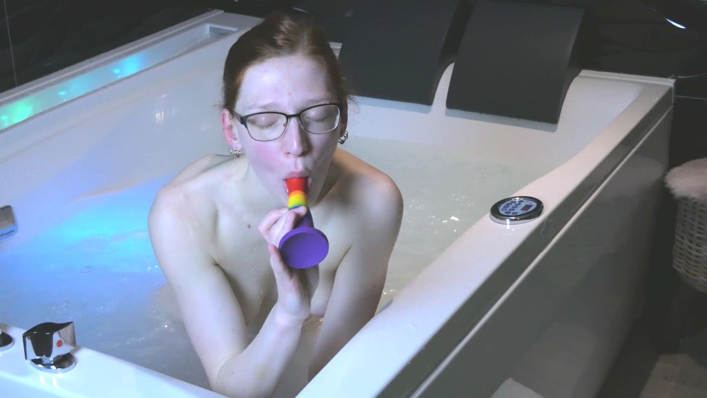 sexy foto nr. 2 von Wenn DAS meine Mama wüsste! Whirlpool schamlos entweiht!