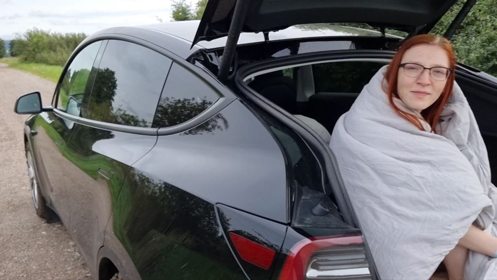 sexy foto nr. 2 von Einfach zu geil? FKK Camping endet in Facial!