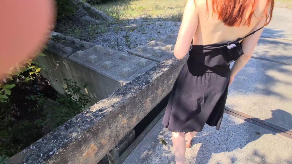 sexy foto nr. 4 von Schock!! Vom Kiesgrubenaufpasser erwischt und bestraft!