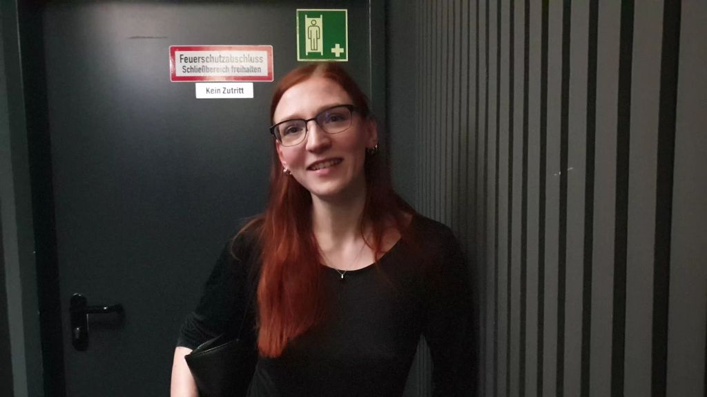 sexy foto nr. 1 von Studentenfick! Bei Kinopremiere erkannt und abgeschleppt