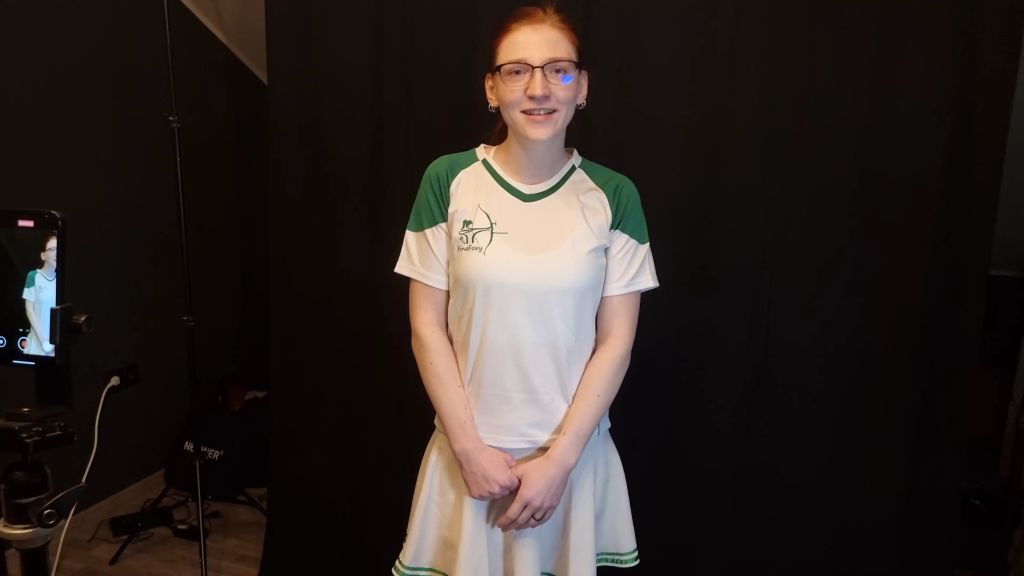 sexy foto nr. 2 von Cousin hilfst du mir? Ich zeig wie gut ich blasen kann!