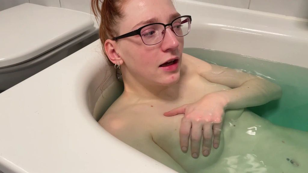 sexy foto nr. 2 von Nie hab ich meine Ruhe! Stepro greift mich beim Baden ab