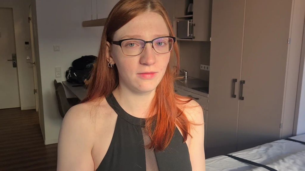 Vorschaubild 5 zum Video „Hausmeistertrick!!! Bett raus, Schwanz rein!“
