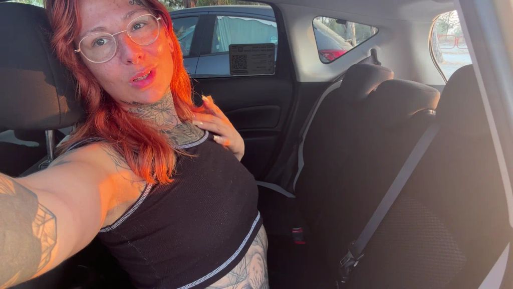 Vorschaubild 2 zum Video „Oh mein Gott, nackt in der Öffentlichkeit in meinem Auto 😬💦“