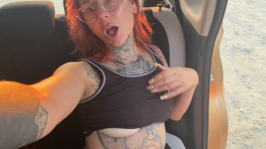 Vorschaubild 7 zum Video „Oh mein Gott, nackt in der Öffentlichkeit in meinem Auto 😬💦“