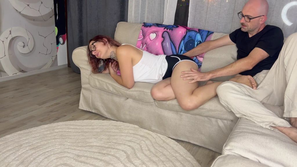 Vorschaubild 2 zum Video „Film schauen - massage - Doggy ficken“