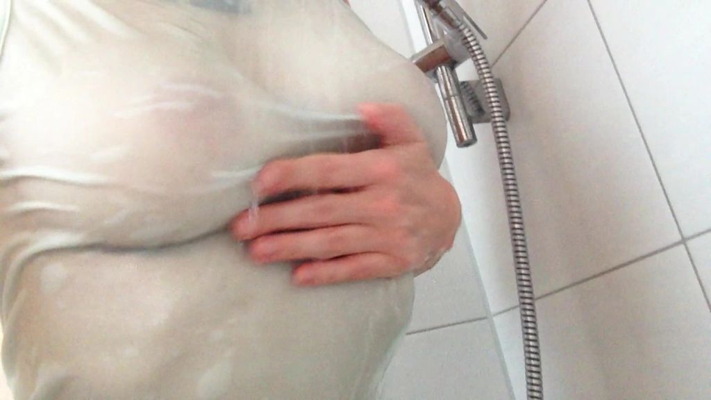 Vorschaubild 10 zum Video „Für alle Wet T-Shirt Fans“