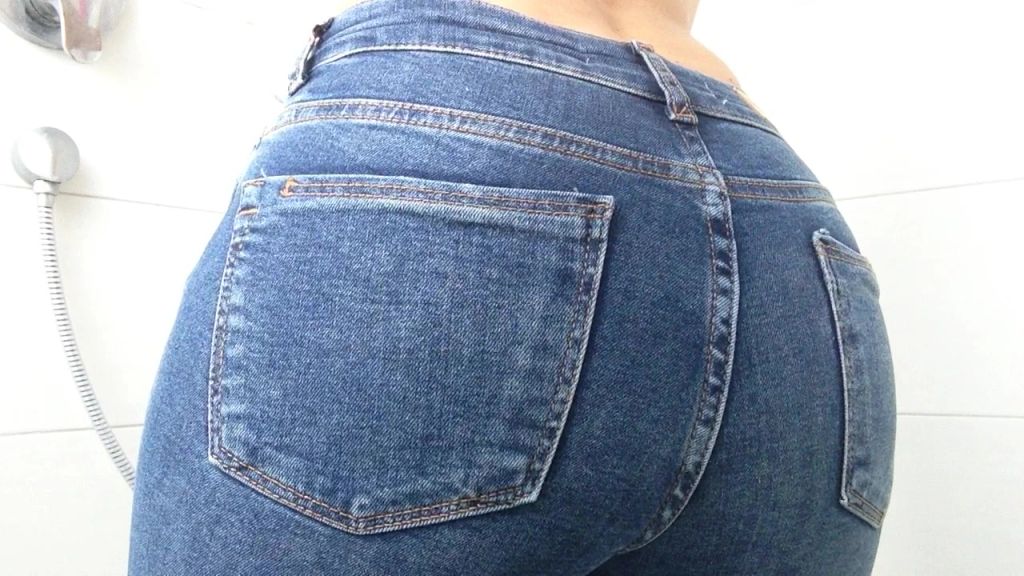 Vorschaubild 10 zum Video „Jeansarsch“