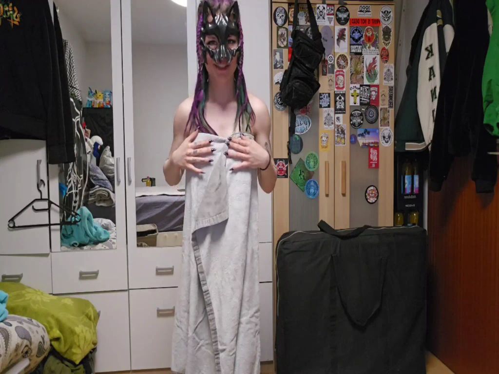 sexy foto nr. 2 von JETZT GIBT’S kein Zurück mehr! Kein Handtuch, keine Maske –