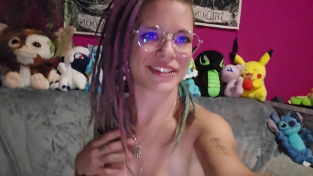 Glas so tief in meiner Pussy – Mein erstes Mal Glasdildo