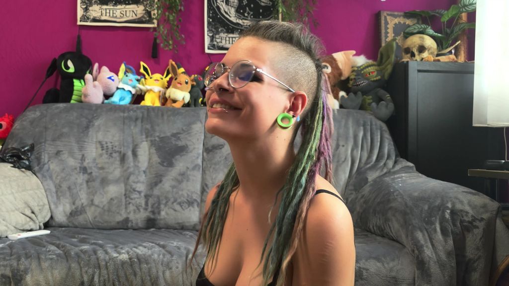 sexy foto nr. 1 von OMG! Wenn das meine Familie erfährt! Mein 1. BLOWJOB