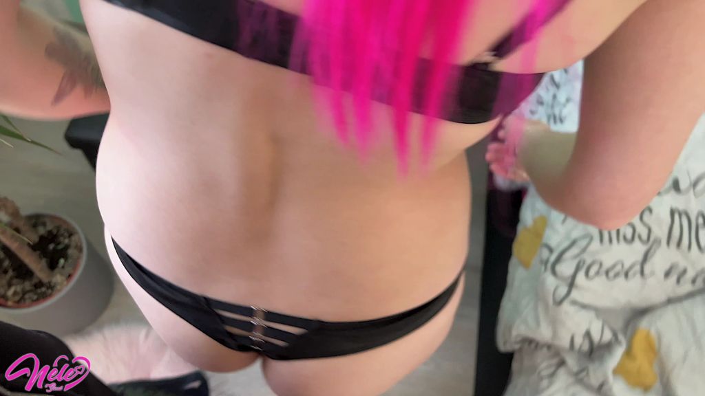 Vorschaubild 5 zum Video „OMG! RIESENSCHWANZ in allen 3 Löchern — CREAMPIE 💦“