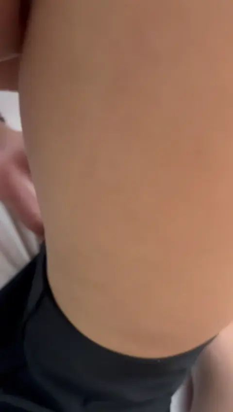 sexy foto nr. 5 von Er hat mich in die Doggystyle-Position gebracht. 🔥