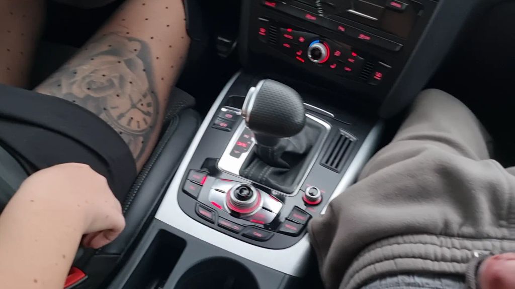 Vorschaubild 2 zum Video „|| Autobahn-Orgasmus: Wichsen bis zum Sperma-Schlucken ||“