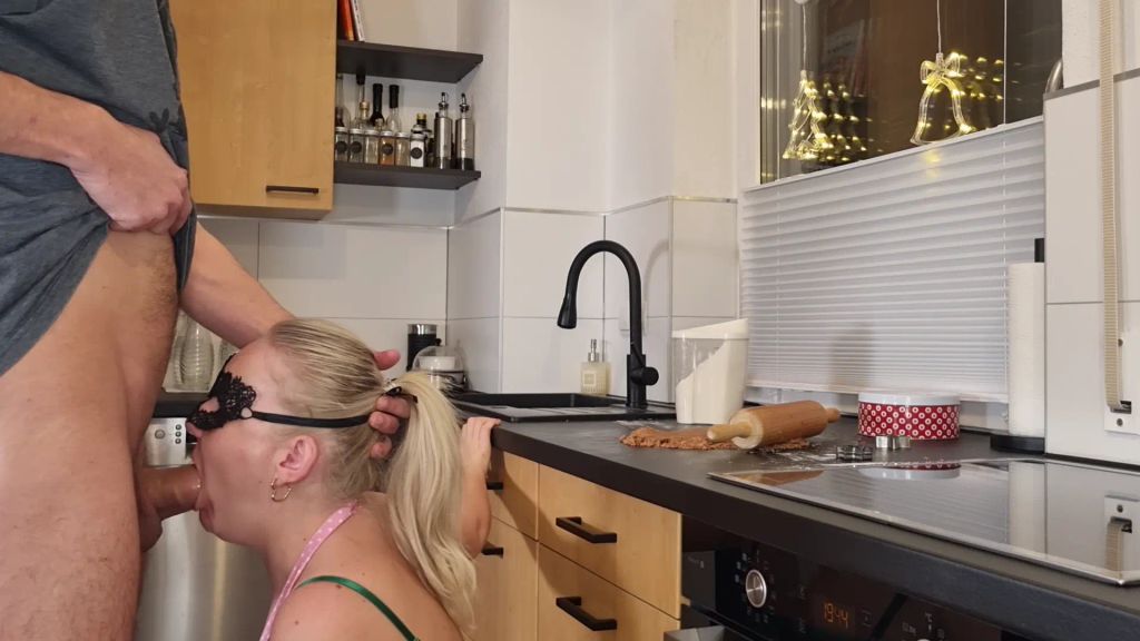 Vorschaubild 4 zum Video „VERBOTEN! Weihnachtsbäckerei eskaliert“