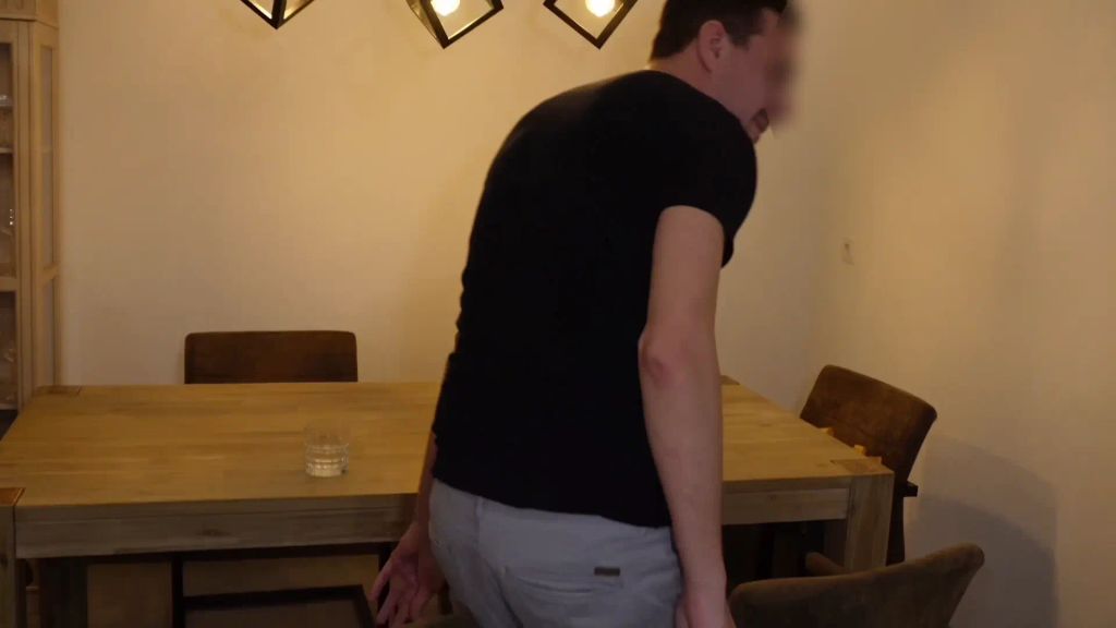 Vorschaubild 1 zum Video „|| Tabu-Dreier! Lea_Kirsch verführt meinen Stiefbruder ||“