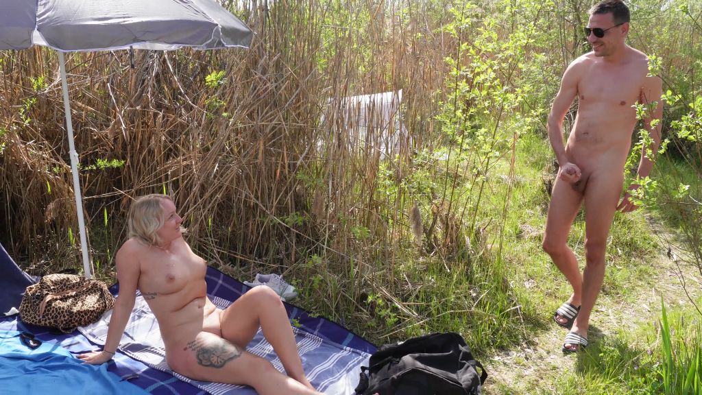 Vorschaubild 3 zum Video „PERVERSER SPANNER beim FKK-Baden am Chiemsee BLANK gefickt!“